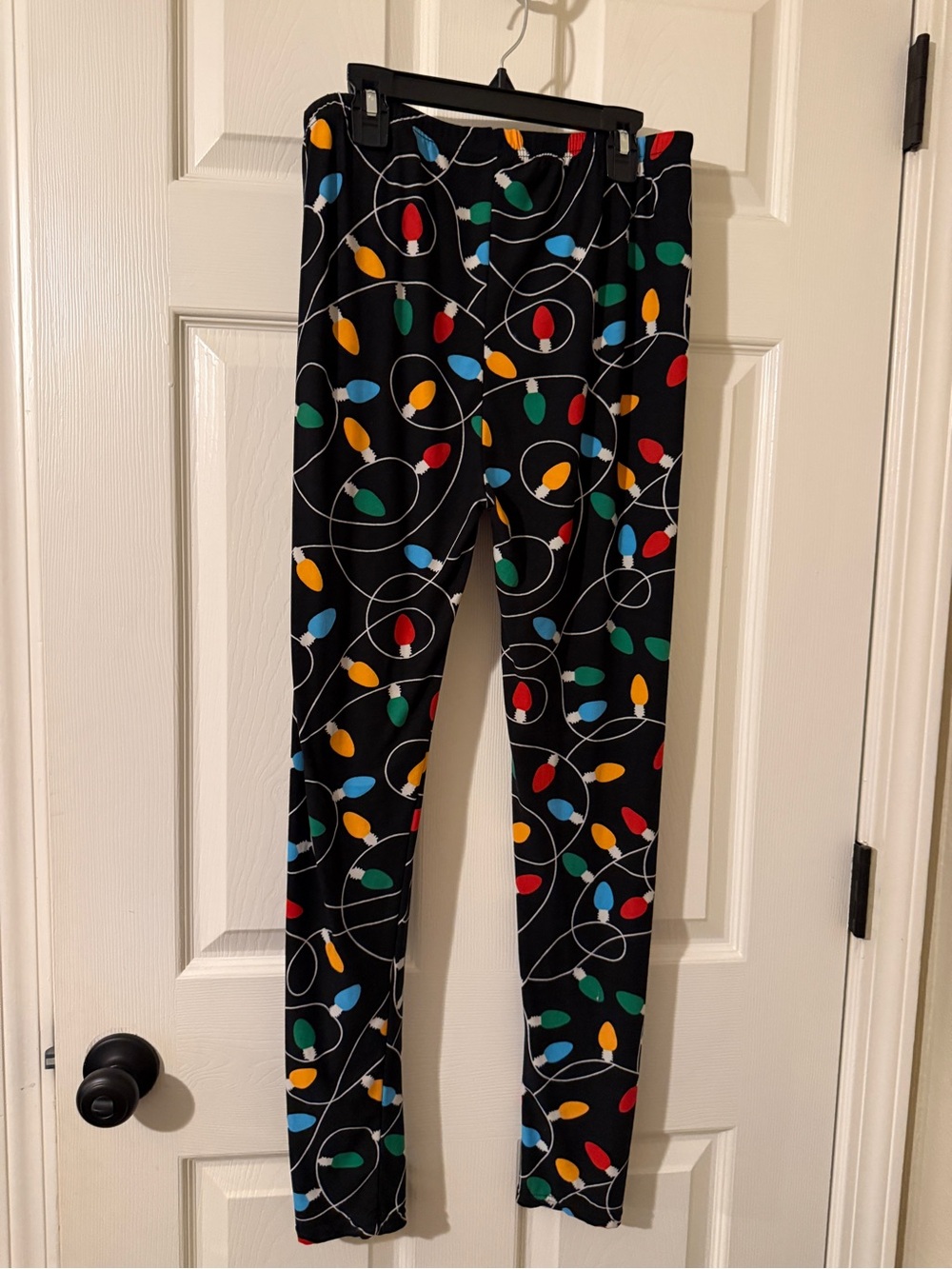 Black Holiday Light Print Leggings - Festive Stretch